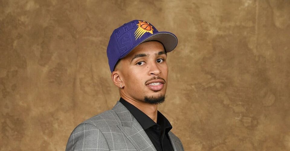 src, 卡马拉就变, 些上场机会