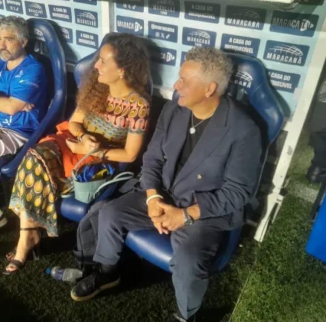 手施加的压, 是让我下场 手施加的压, 是让我下场